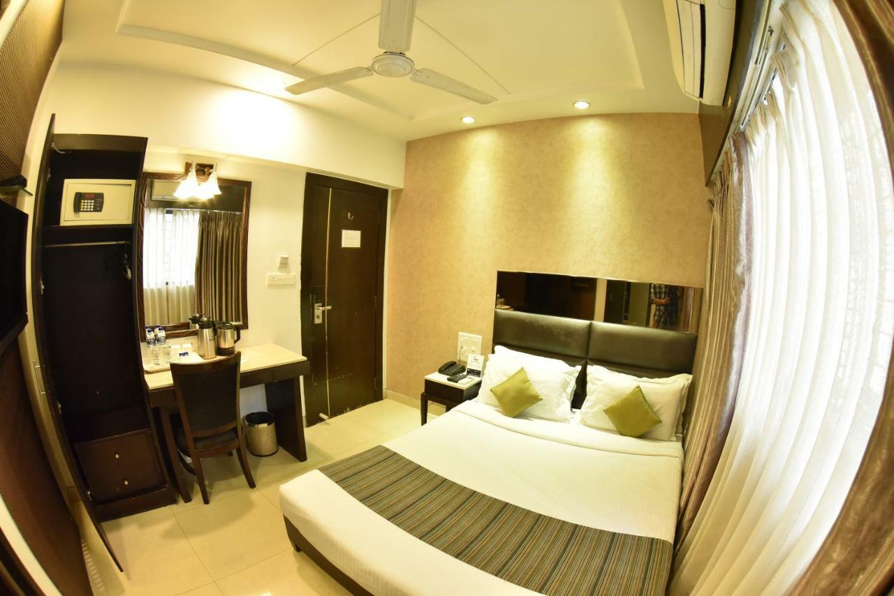 Hotel Manama Mumbai Exterior foto