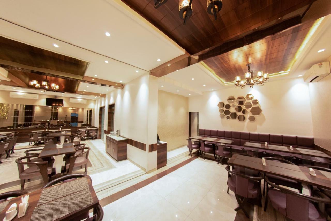 Hotel Manama Mumbai Exterior foto