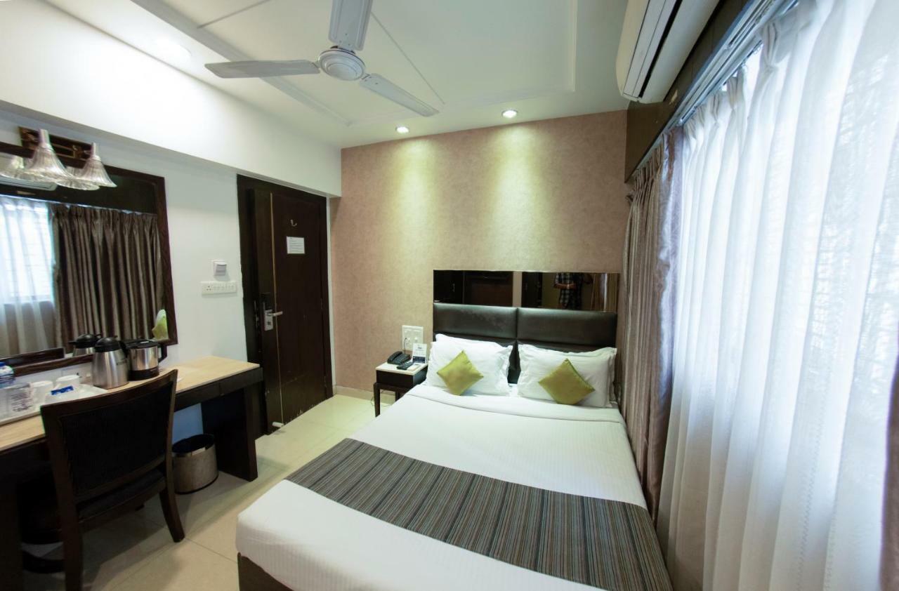 Hotel Manama Mumbai Exterior foto